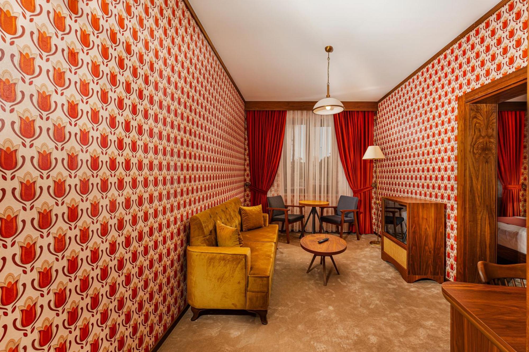 Hotel 74