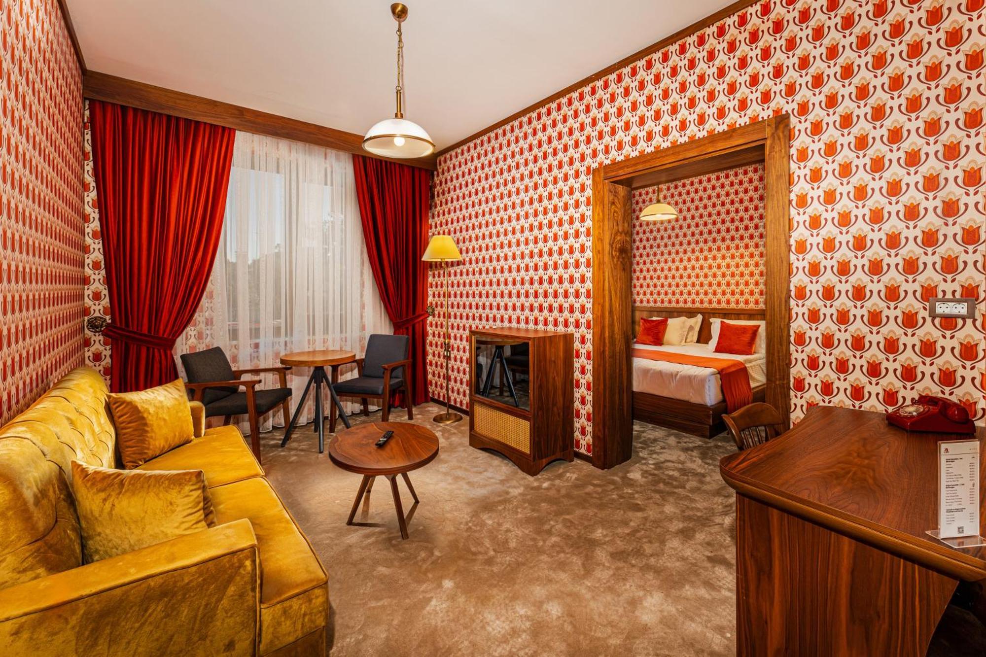 Otel 74