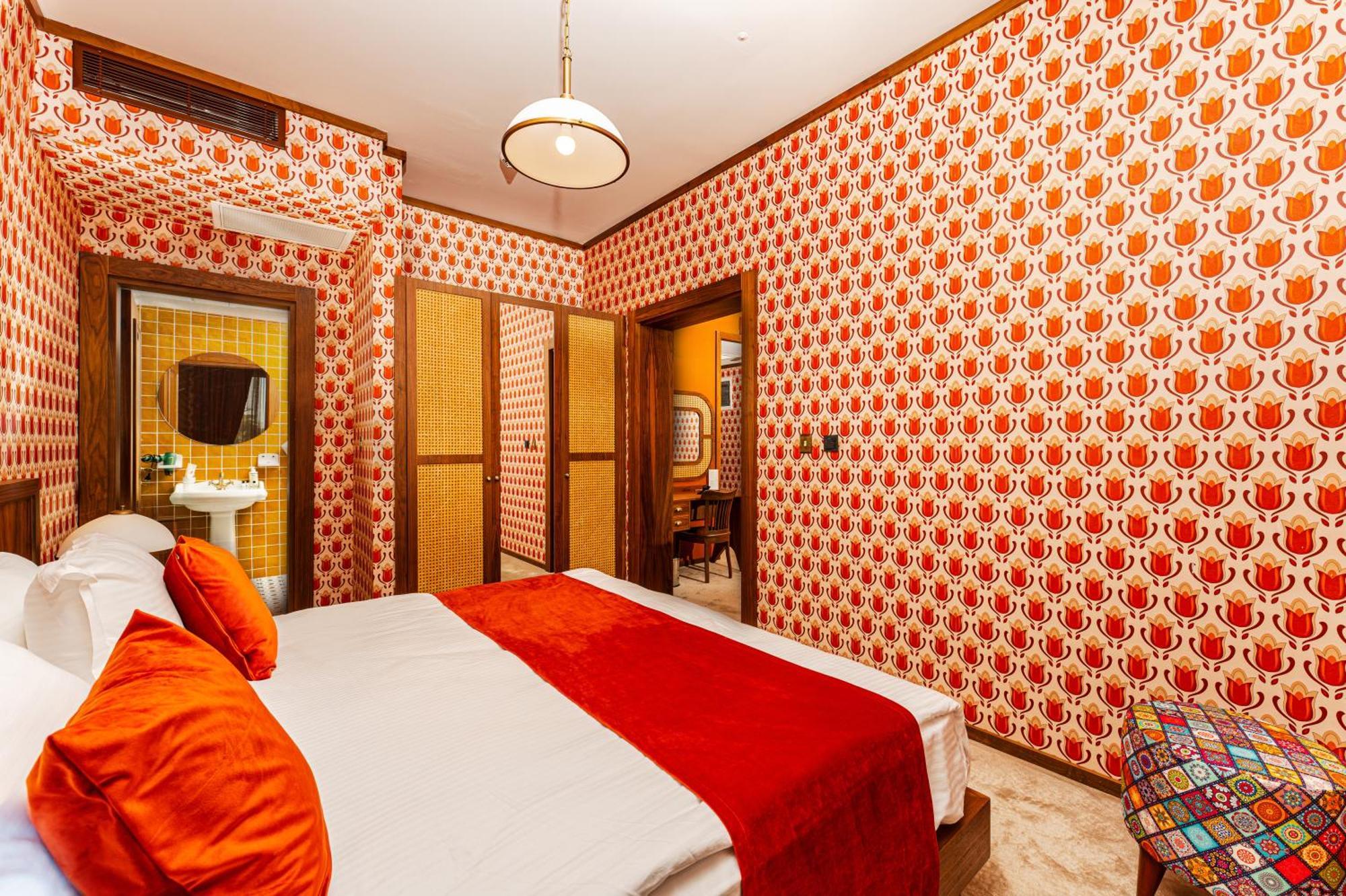 Otel 74 *